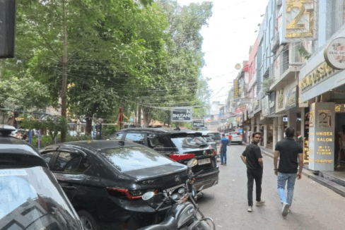 Retail shop for rent in Greater Kailash M Block Market, South Delhi